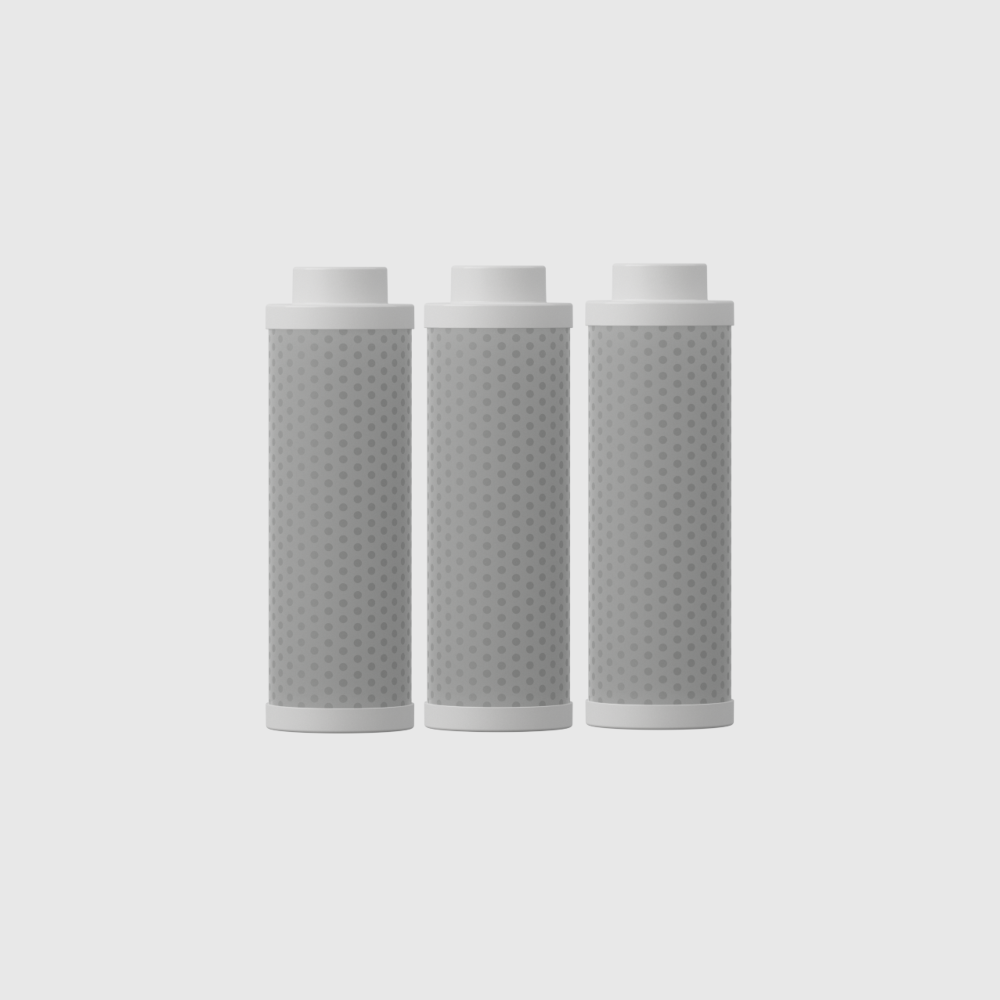 Pack of three Metly active carbon fibre filters for 500ml water bottles, designed to remove impurities, metals, and chemicals like lead and chlorine, ensuring pure water for six months.